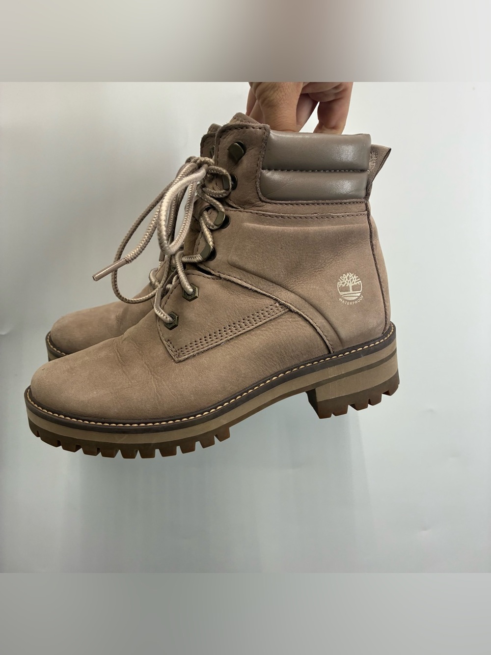 Timberland Womens 8 Courmayeur Valley Taupe Nubuck Waterproof Boots